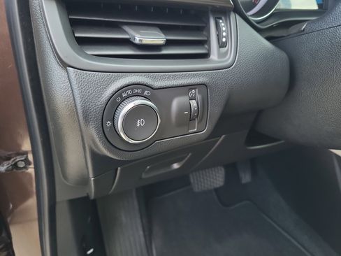 Used 2020 Buick Envision Essence image 17