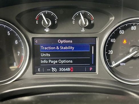 Used 2023 Buick Enclave Essence image 18