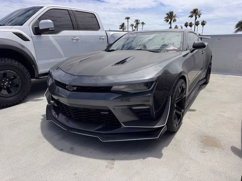 Used 2018 Chevrolet Camaro SS RWD image 3