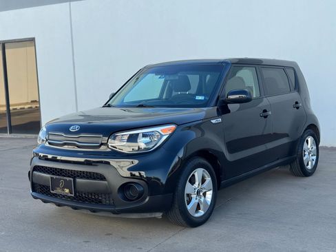 Used 2019 Kia Soul FWD image 1