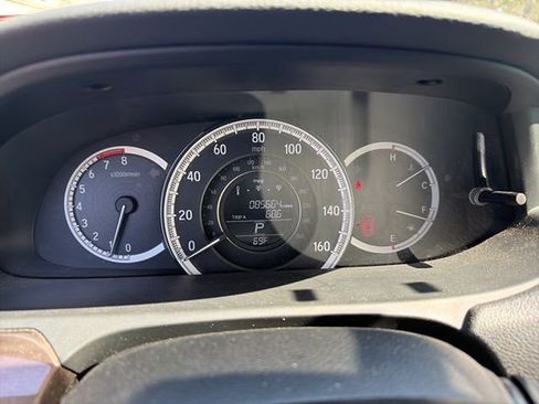 Used 2017 Honda Accord EX-L image 10