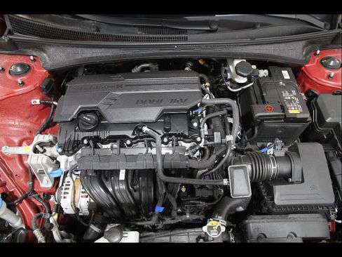 Certified 2025 Hyundai Elantra Sport FWD image 18