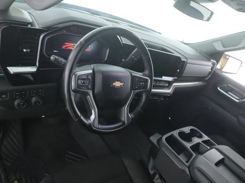 Used 2024 Chevrolet Silverado 1500 LT AWD/4WD image 17