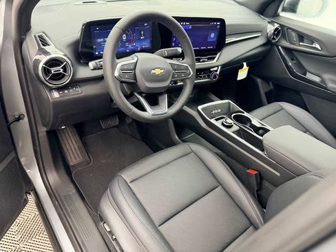 New 2026 Chevrolet Equinox LT image 2