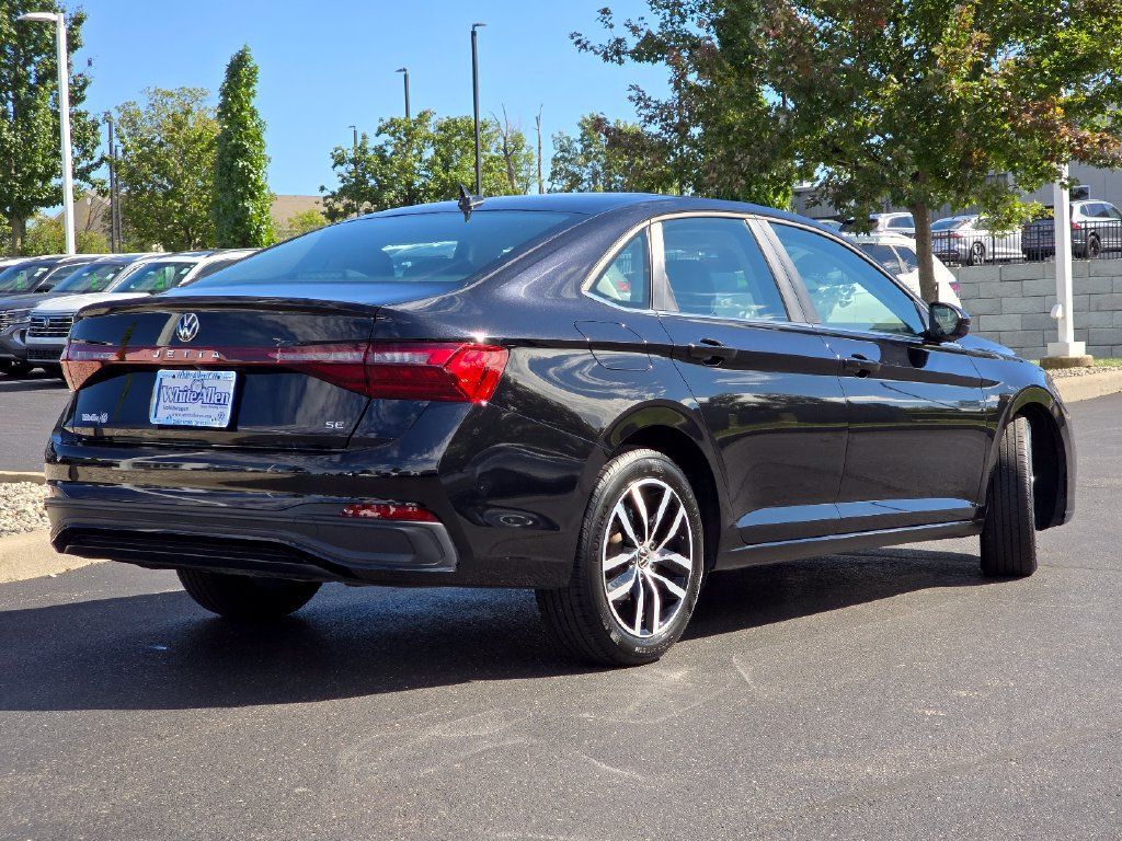 Used 2026 Volkswagen Jetta SE FWD image 22