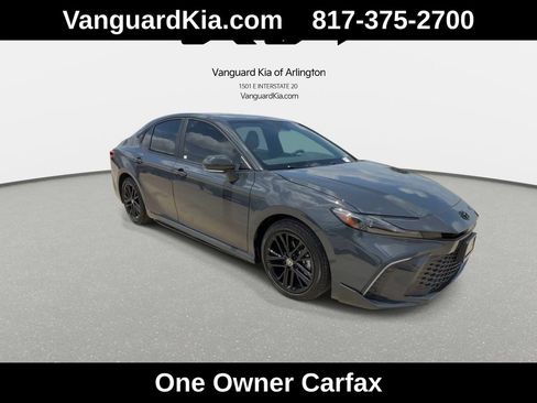 Used 2026 Toyota Camry SE FWD image 2