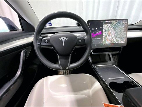 Used 2021 Tesla Model 3 Standard Range Plus image 14