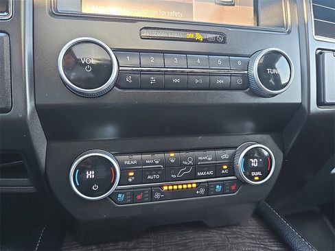 Used 2021 Ford Expedition Limited image 9