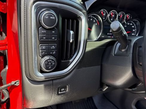 Used 2021 Chevrolet Silverado 1500 LT Trail Boss w/ LT Trail Boss Premium Package AWD/4WD image 35
