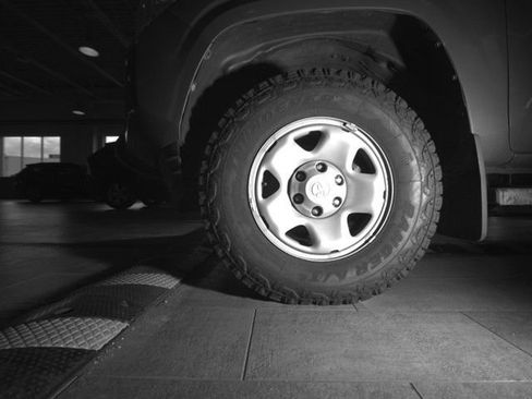 Used 2021 Toyota Tacoma SR AWD/4WD image 5