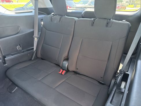 Used 2022 Ford Explorer XLT AWD/4WD image 7