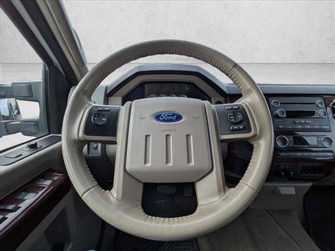 Used 2010 Ford F250 Lariat image 10