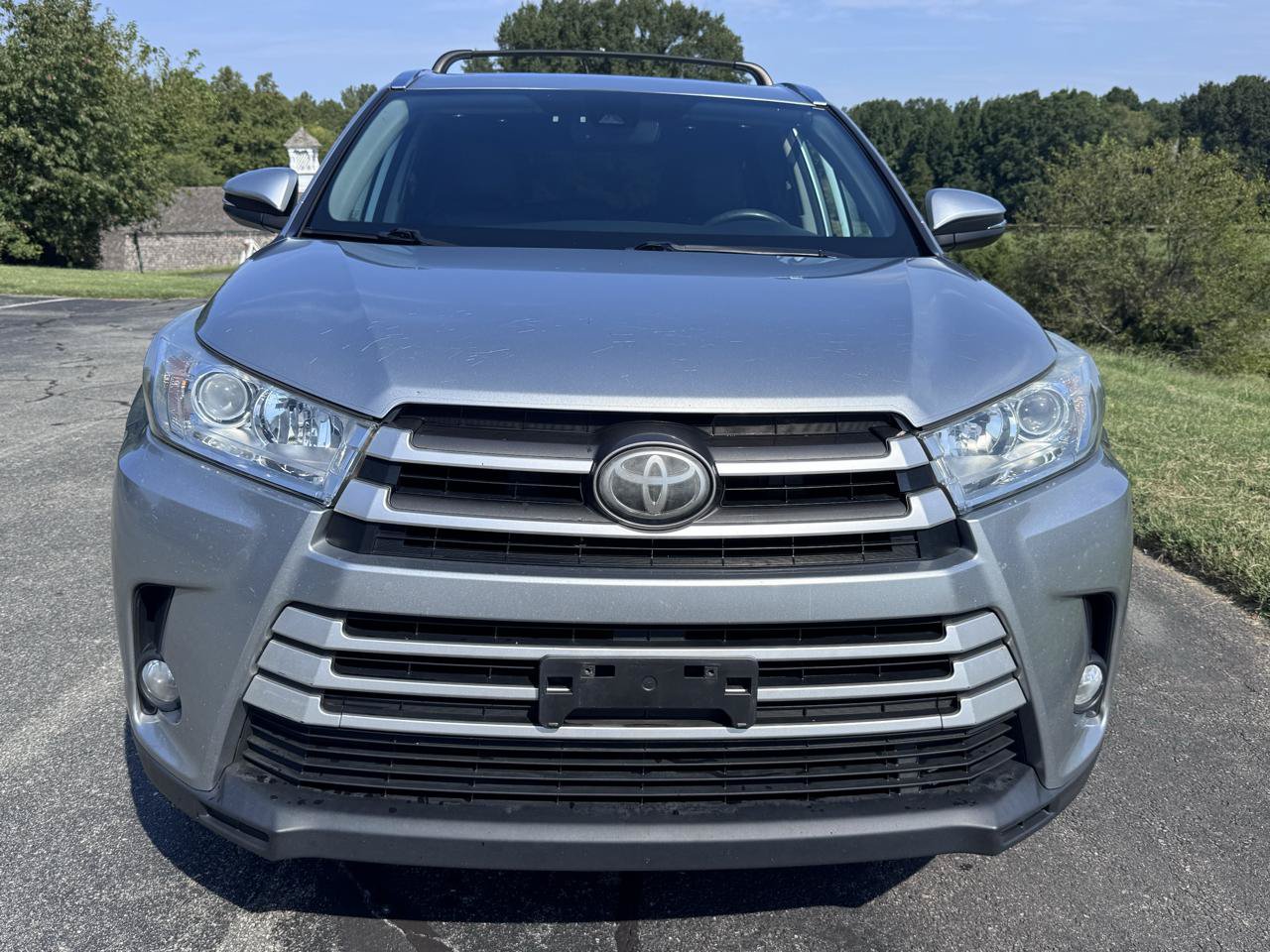 Used 2018 Toyota Highlander XLE AWD/4WD image 16