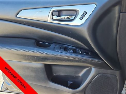 Used 2017 Nissan Pathfinder SL w/ SL Tech Package image 24