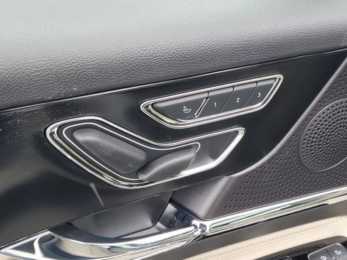 New 2026 Lincoln Corsair Premiere image 9