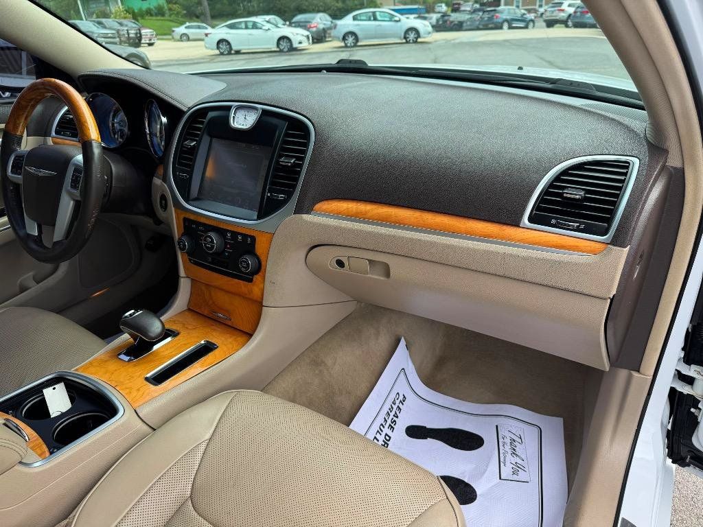 Used 2014 Chrysler 300 C AWD/4WD image 28