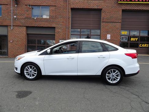 Used 2017 Ford Focus SE w/ Cold Weather Package image 2