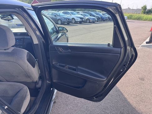 Used 2015 Chevrolet Impala LT w/ LT Sunroof Package FWD image 18