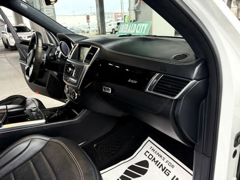 Used 2016 Mercedes-Benz GL 63 AMG 4MATIC image 28