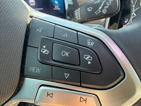 Used 2024 Volkswagen Atlas SE FWD image 13