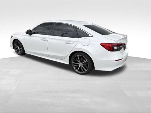 Used 2024 Honda Civic Touring image 5