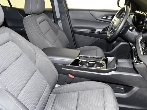 Used 2025 Chevrolet Equinox LT AWD/4WD image 43