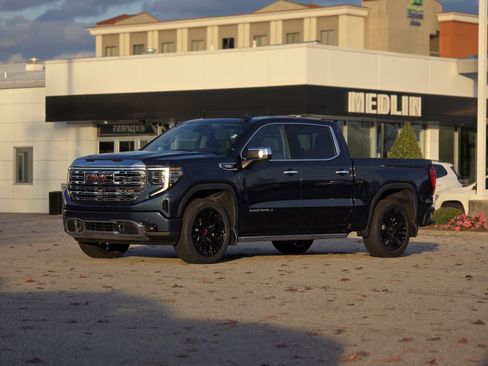 Used 2023 GMC Sierra 1500 Denali w/ Denali Reserve Package image 3