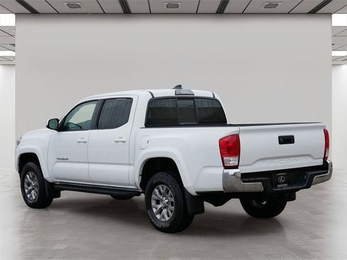 Used 2016 Toyota Tacoma SR5 image 4