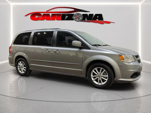 Used 2016 Dodge Grand Caravan SXT w/ Rear Park Assist Package FWD image 13