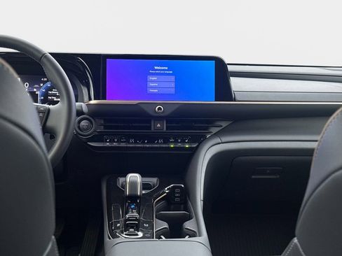 Used 2026 Toyota Crown Platinum image 18