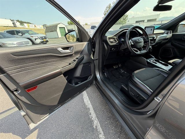Used 2024 Ford Escape ST-Line AWD/4WD image 18