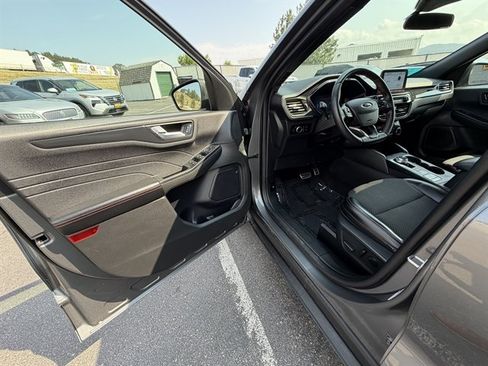 Used 2024 Ford Escape ST-Line AWD/4WD image 18