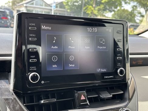 Used 2021 Toyota Corolla LE FWD image 15