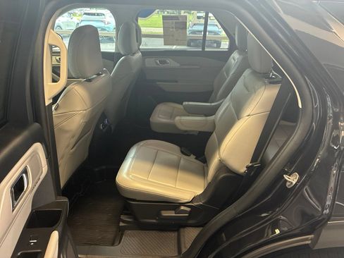 Used 2025 Ford Explorer Active w/ Active Comfort Package AWD/4WD image 15