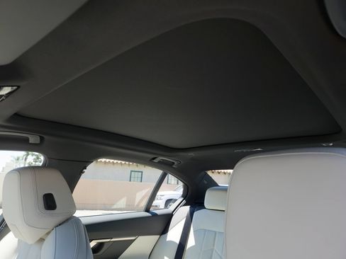 New 2027 BMW i5 eDrive40 w/ M Sport Package RWD image 9