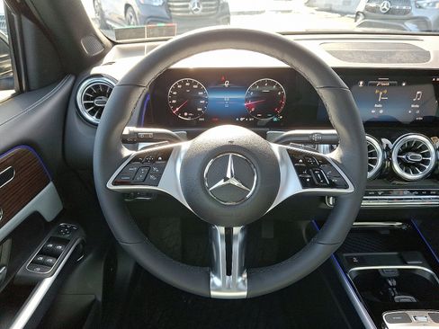 Used 2026 Mercedes-Benz GLB 250 4MATIC image 18