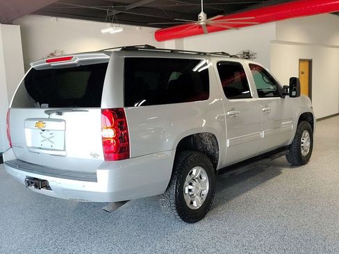 Used 2012 Chevrolet Suburban 2500 LS w/ Convenience Package 1 AWD/4WD image 8