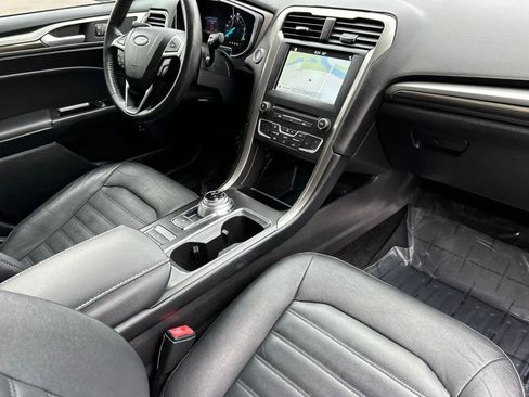 Used 2017 Ford Fusion Energi SE FWD image 15