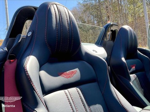Used 2021 Aston Martin V8 Vantage Roadster image 27