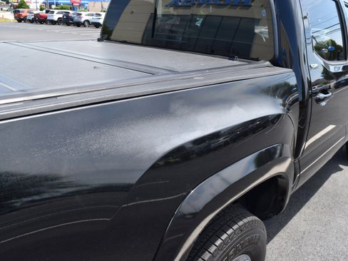 Used 2018 Toyota Tacoma SR5 RWD image 9