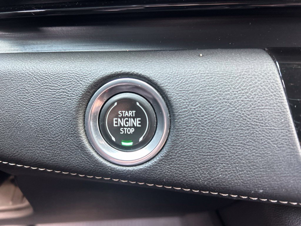 Used 2021 Cadillac Escalade ESV Premium Luxury w/ LPO, Radiant Package AWD/4WD image 30
