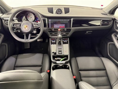 Certified 2026 Porsche Macan AWD/4WD image 16