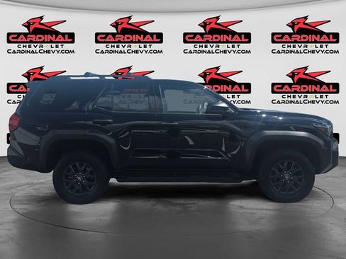 Used 2025 Toyota 4Runner SR5 AWD/4WD image 2
