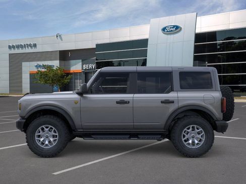 New 2025 Ford Bronco Badlands image 3