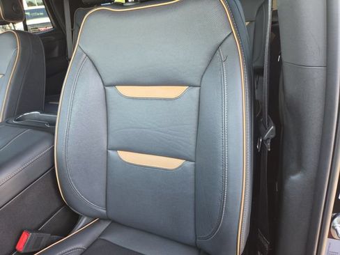 Used 2023 GMC Yukon AT4 w/ AT4 Premium Plus Package AWD/4WD image 14