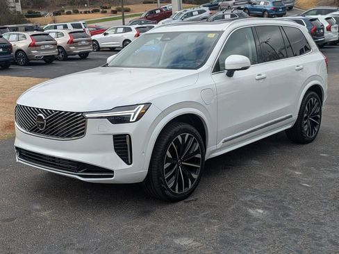 New 2026 Volvo XC90 T8 Ultra w/ Lounge Package image 2