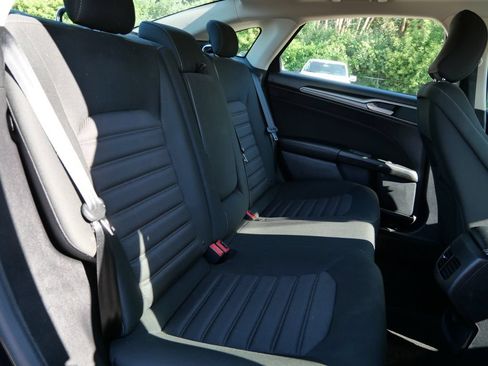 Used 2019 Ford Fusion SE AWD/4WD image 14