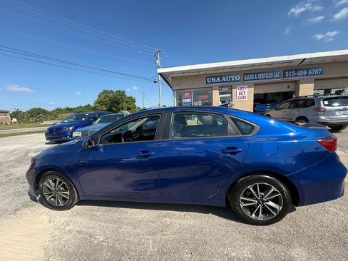 Used 2023 Kia Forte LXS w/ LXS Technology Package FWD image 3