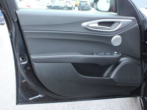 Used 2024 Alfa Romeo Giulia Ti AWD/4WD image 10