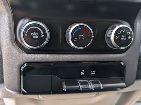 Used 2019 RAM 1500 Big Horn AWD/4WD image 22